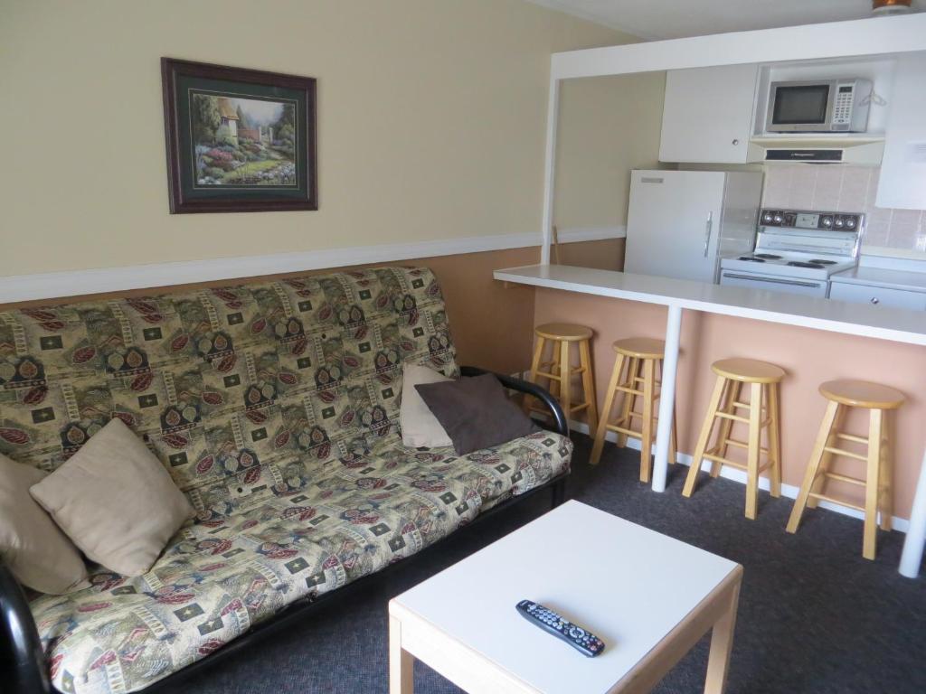 Harrison Village Motel Harrison Hot Springs Oda fotoğraf