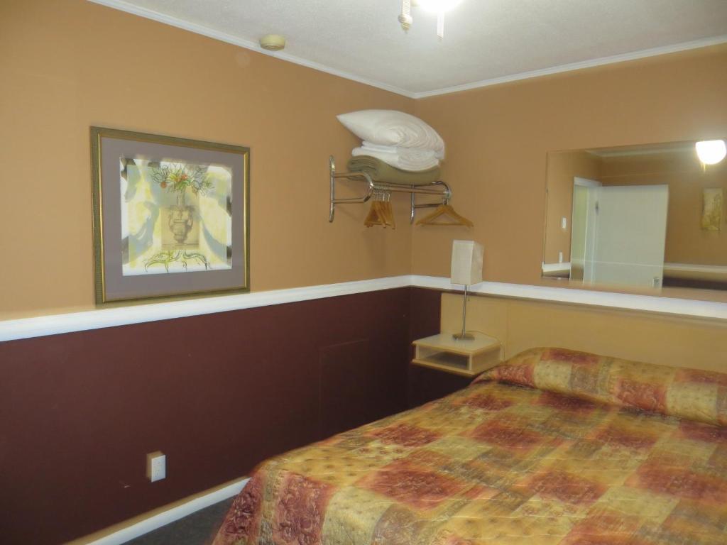 Harrison Village Motel Harrison Hot Springs Oda fotoğraf