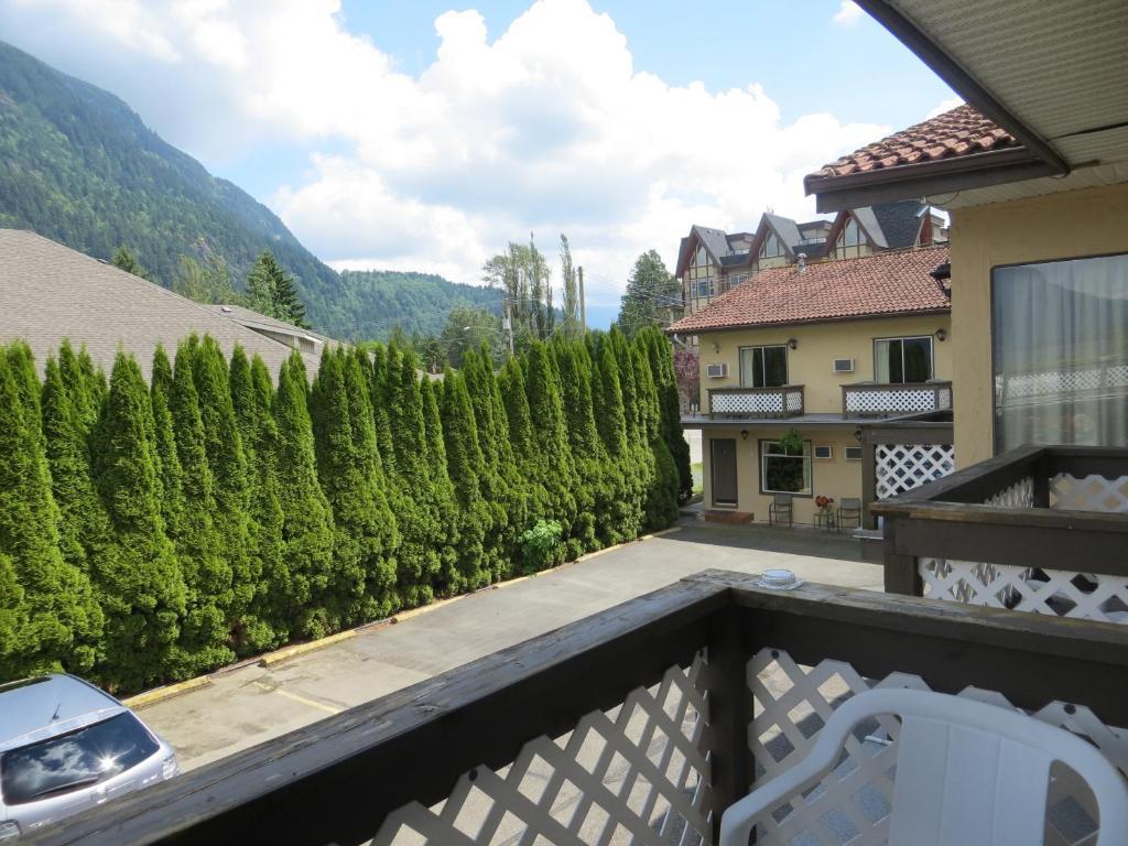 Harrison Village Motel Harrison Hot Springs Oda fotoğraf