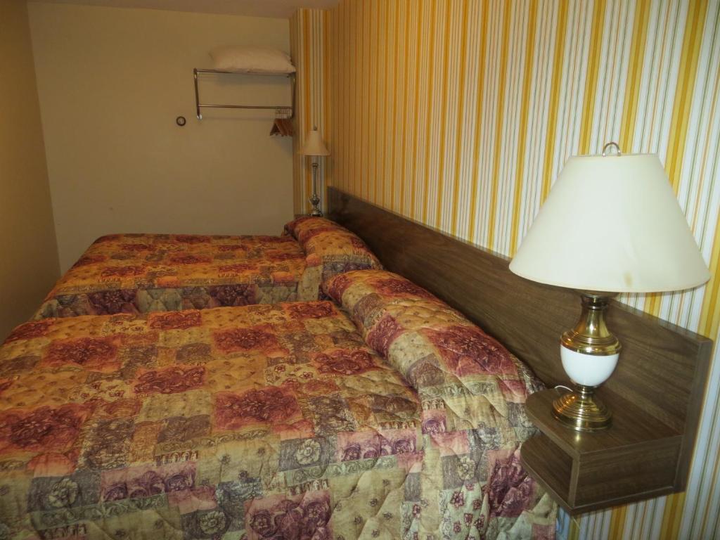 Harrison Village Motel Harrison Hot Springs Oda fotoğraf
